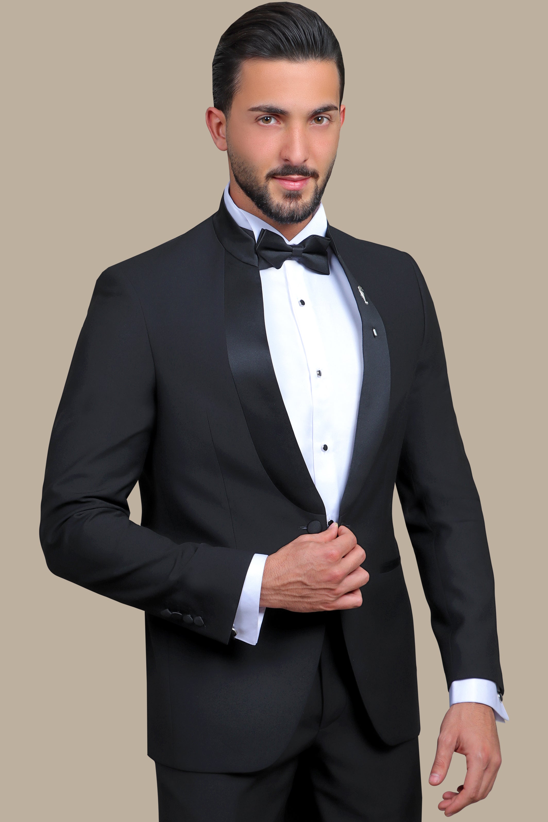Sleek Black Satin Tuxedo with Col Mao Piping: A Timeless Elegance