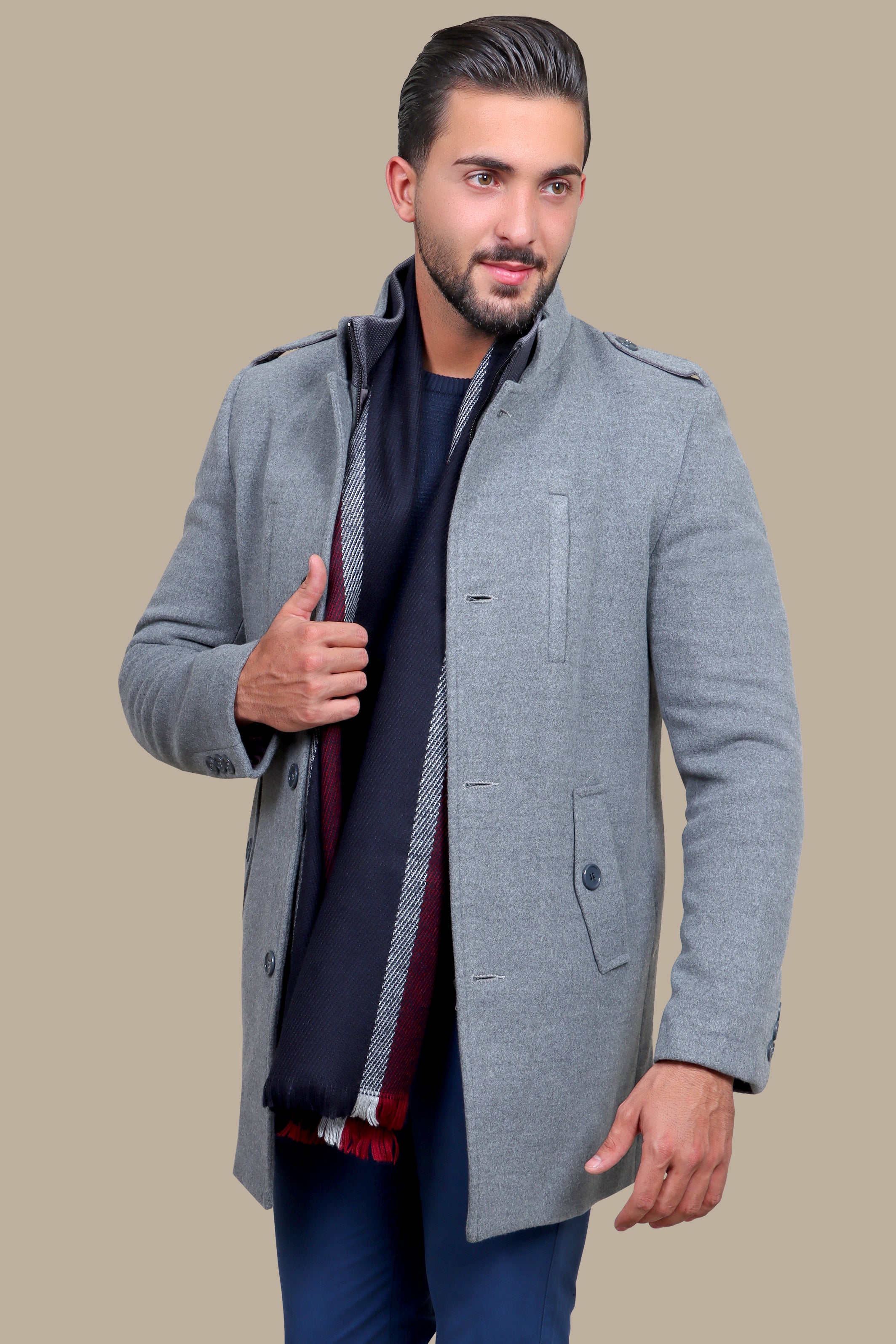 Light Gray Elegance: The Detachable Coat Col Mao in Timeless Style