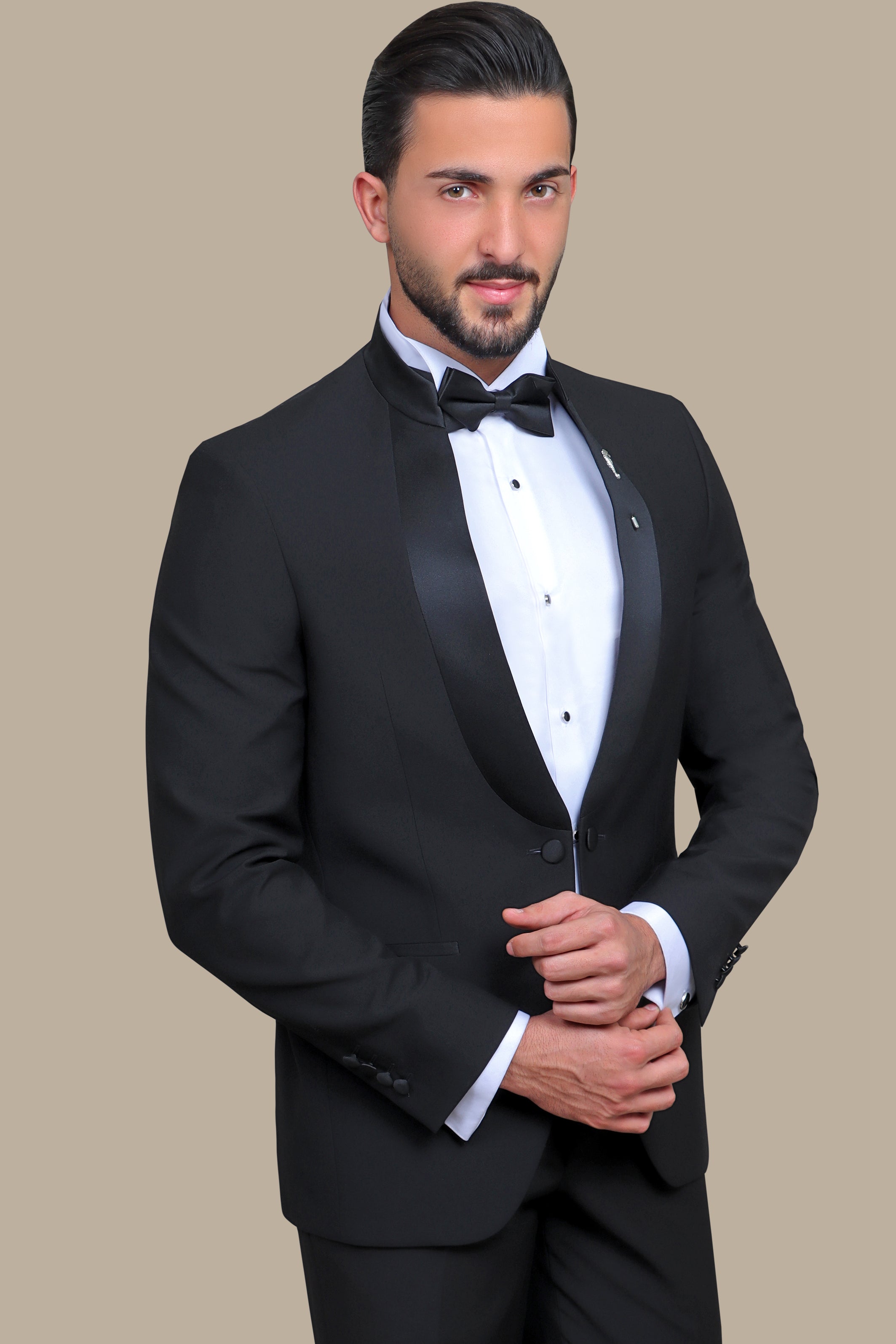 Sleek Black Satin Tuxedo with Col Mao Piping: A Timeless Elegance