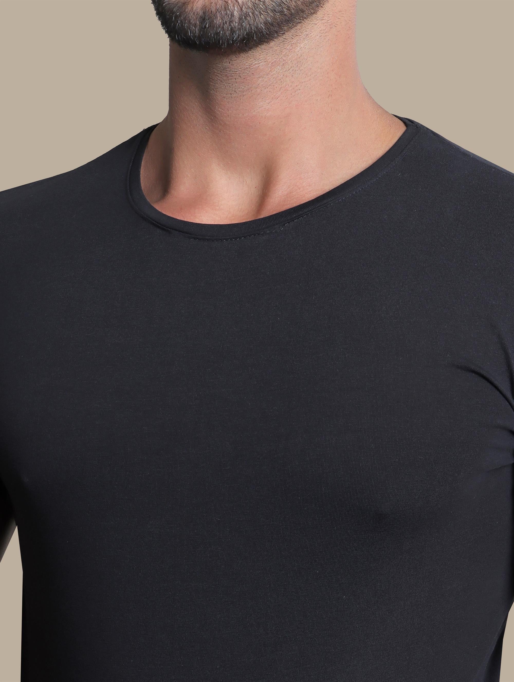 Classic Noir: Black Short Sleeve Basic T-Shirt