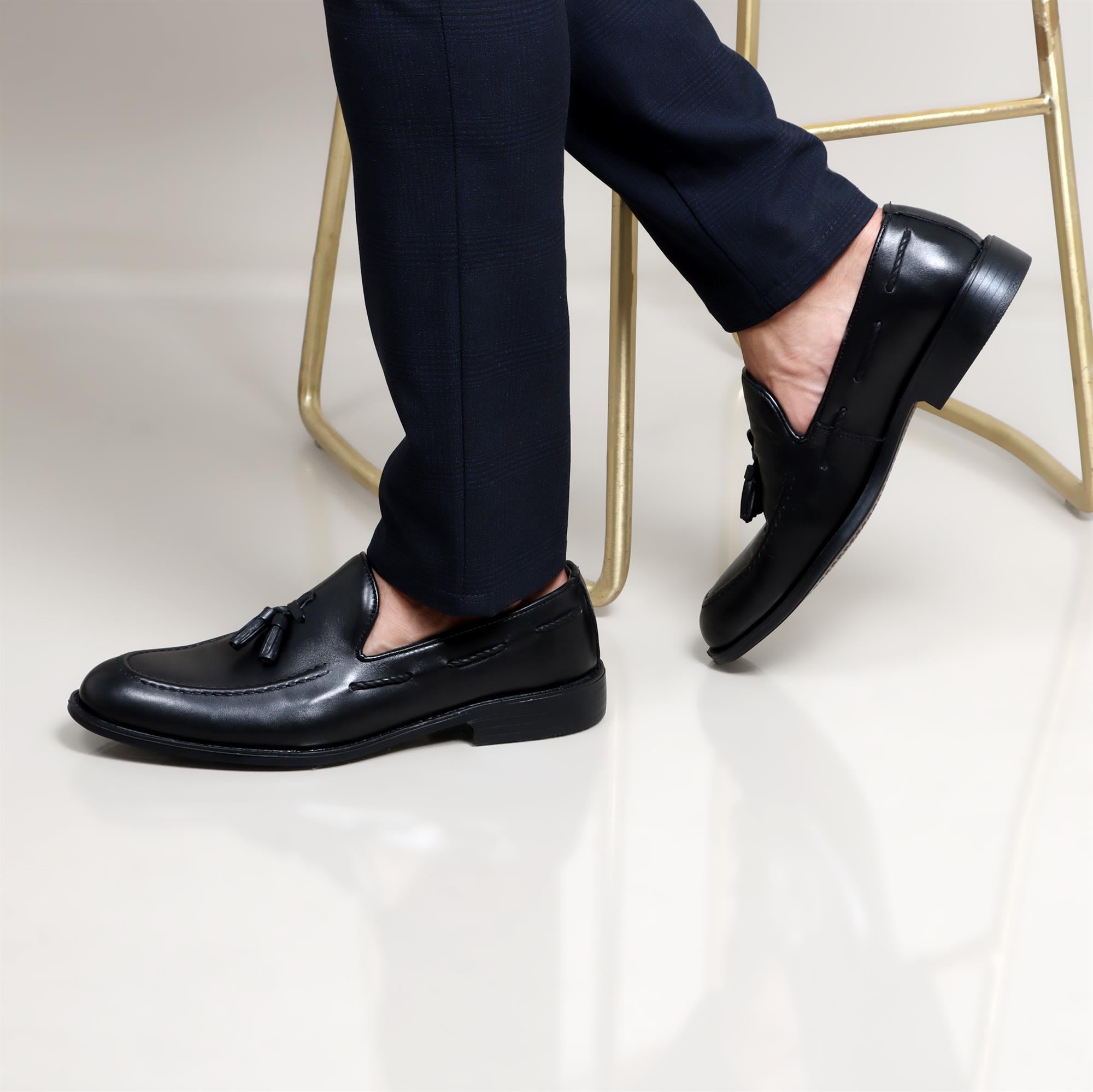 Shoes Classic Loafer with frills | Black